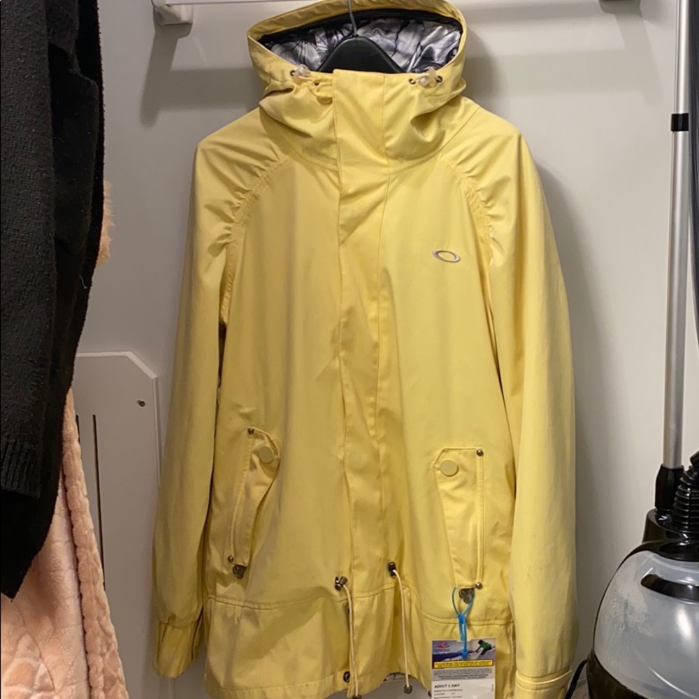 Women’s Oakley Snowboard Jacket